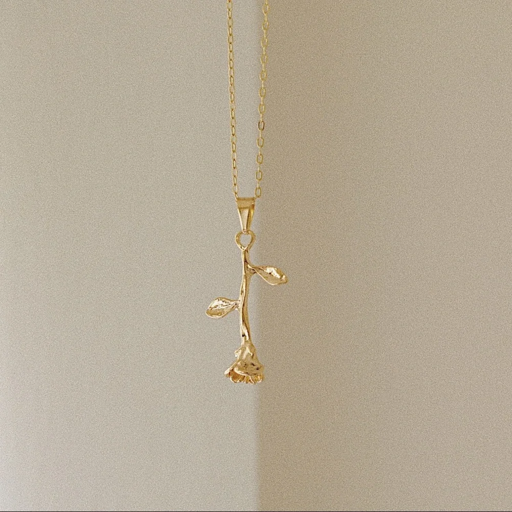 Rose Necklace | 18k Gold Filled - Picture 2 of 4